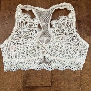 Brand New! Victoria’s Secret Lace Bralette Size Large